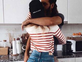 Еротски видео разговор aRedWidow