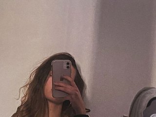 Еротски видео разговор AriellaFerr00