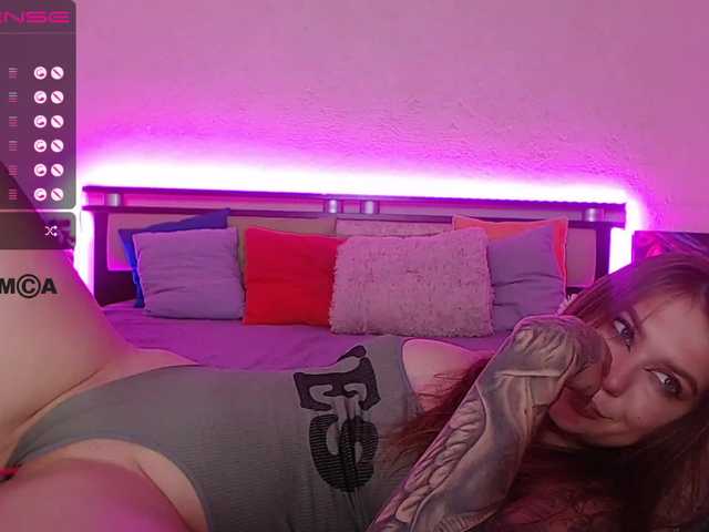 Емитувани слики од екранот _Liliya_Rey_