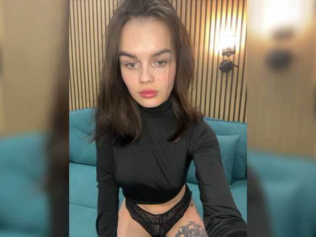 Емитувани слики од екранот ArtModelka