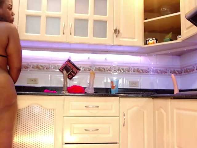 Емитувани слики од екранот AshanttiGate