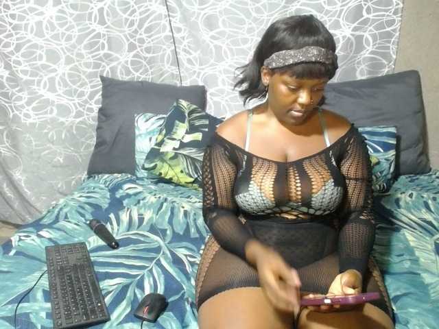 Емитувани слики од екранот Ashanty26