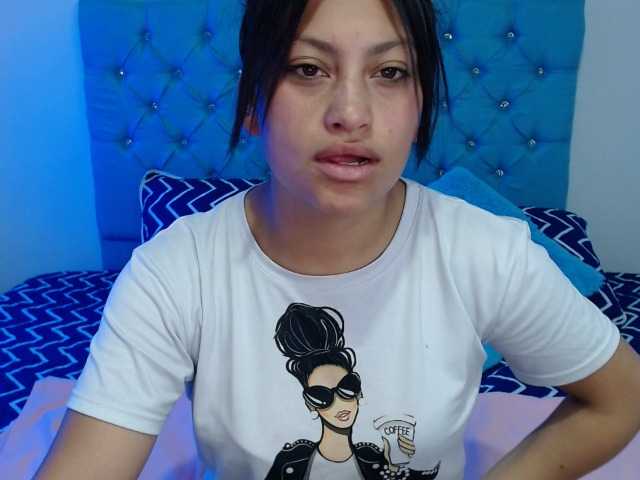 Емитувани слики од екранот ASHHLEYROBERT