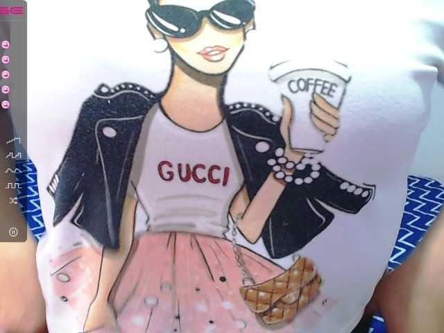 Емитувани слики од екранот ASHHLEYROBERT