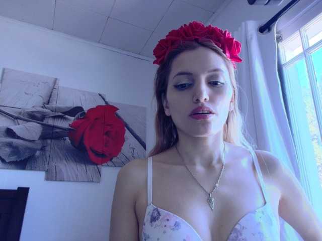 Емитувани слики од екранот ashlynnMega