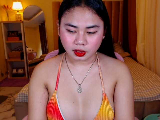 Емитувани слики од екранот Asianladyfoxy2xxx