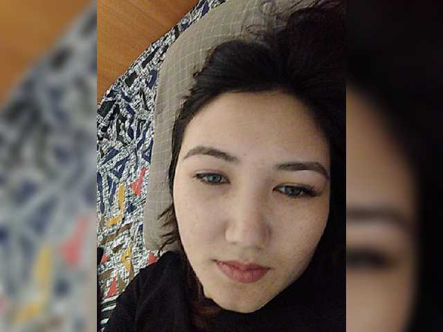 Емитувани слики од екранот Asianqueen1