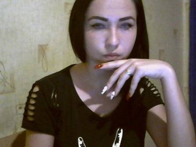 Емитувани слики од екранот AugustCrown