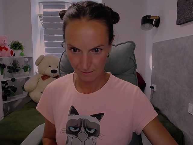 Емитувани слики од екранот Av-rora