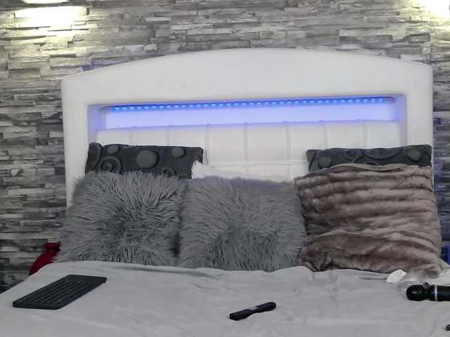 Емитувани слики од екранот averystone