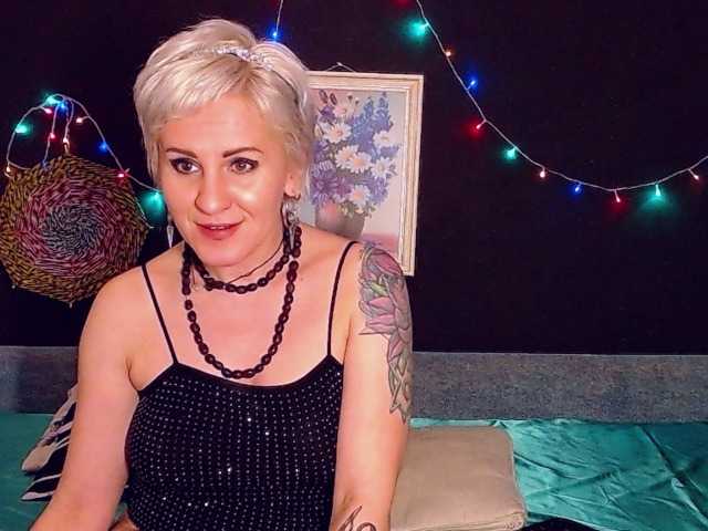 Емитувани слики од екранот Amrolla