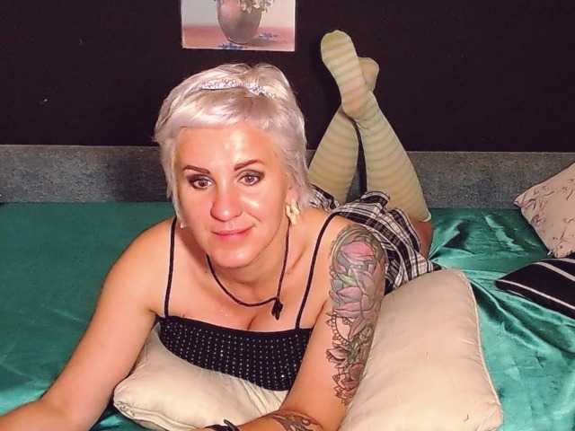 Емитувани слики од екранот Amrolla