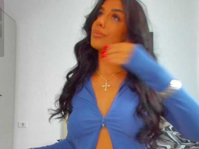 Емитувани слики од екранот Aylinhazell
