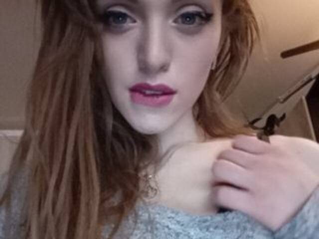 Емитувани слики од екранот b1ToorBoPussy