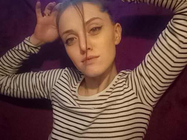 Емитувани слики од екранот b1ToorBoPussy