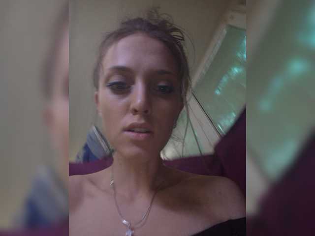 Емитувани слики од екранот b1ToorBoPussy