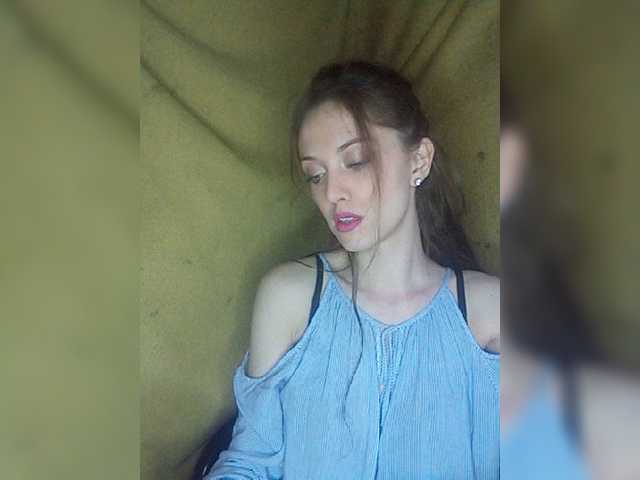 Емитувани слики од екранот b1ToorBoPussy