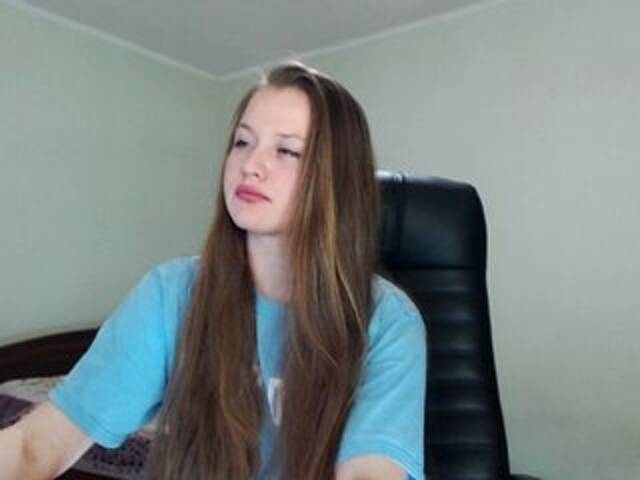 Емитувани слики од екранот _YoungGirl_