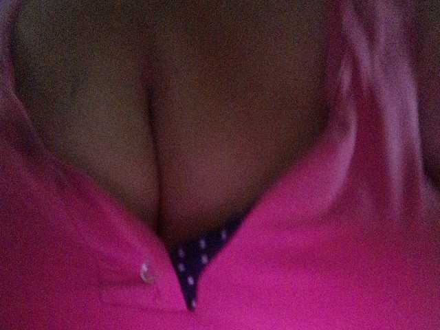 Емитувани слики од екранот BBWsexiri77