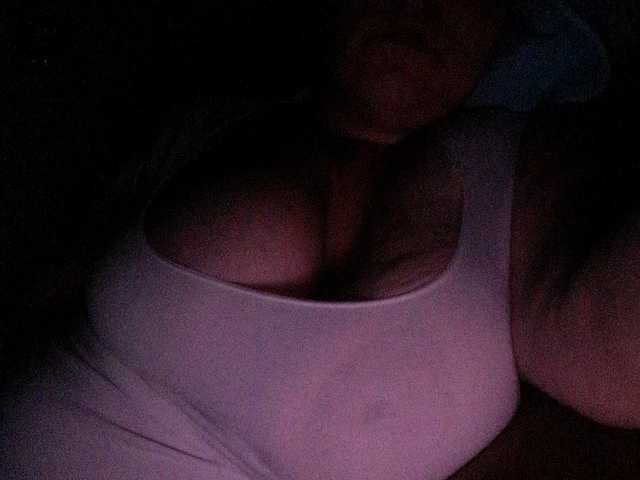 Емитувани слики од екранот BBWsexiri77