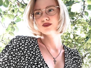 Еротски видео разговор BEAUTIFUL-HALO