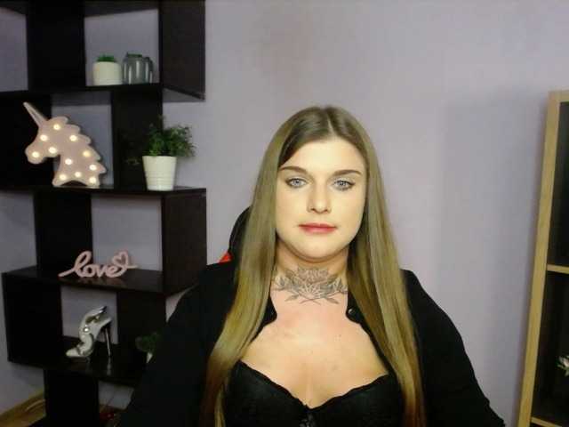 Емитувани слики од екранот BeautySadie