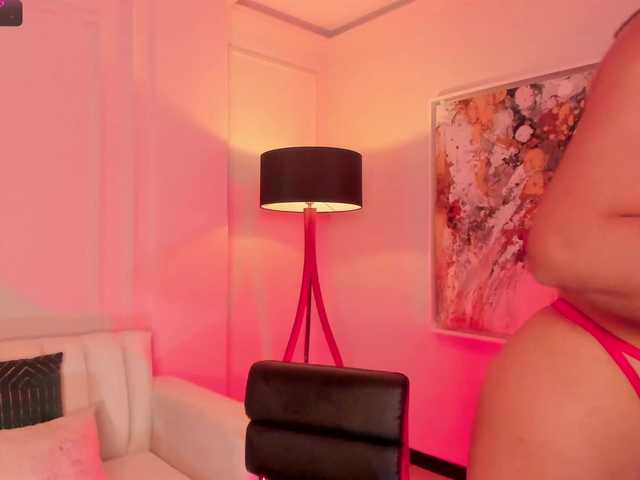 Емитувани слики од екранот BeccaRoberts