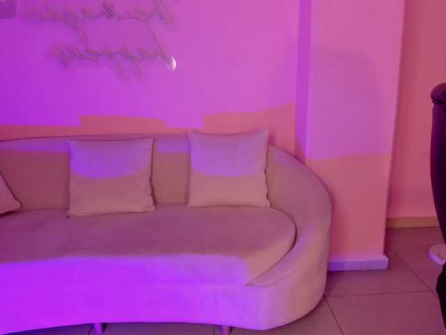 Емитувани слики од екранот BeccaRoberts