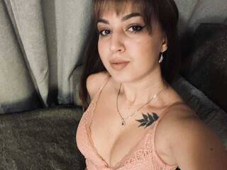 Еротски видео разговор BeeDasha