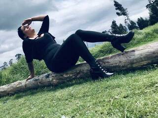 Еротски видео разговор bella-devil