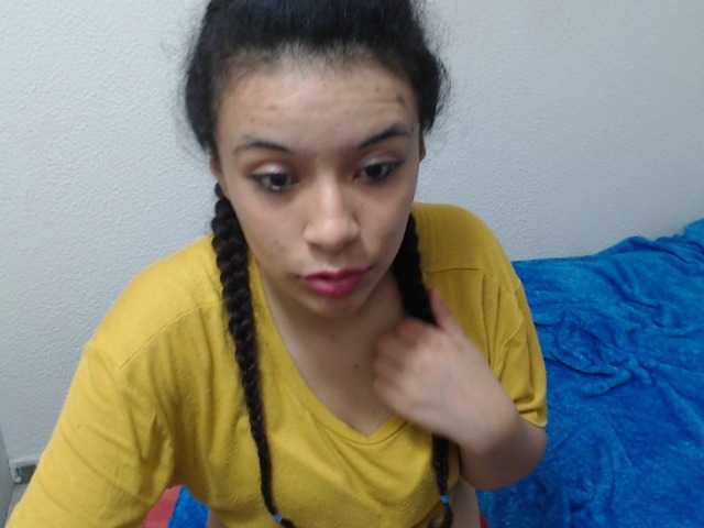 Емитувани слики од екранот Bella-moon