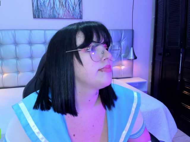 Емитувани слики од екранот Bella-Rouse