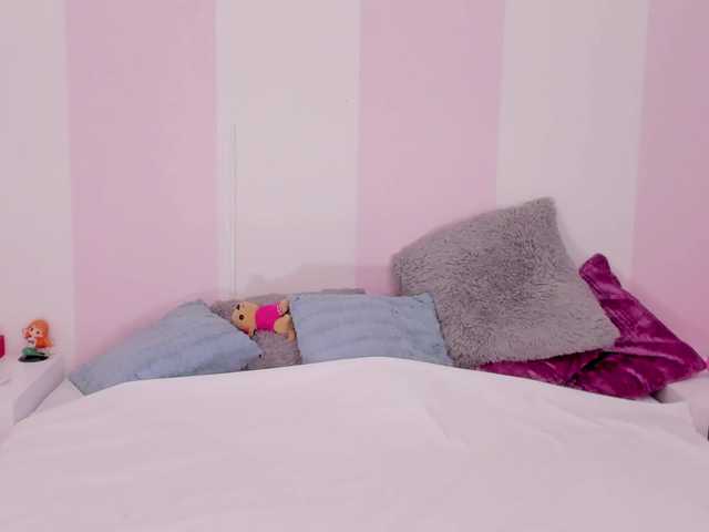 Емитувани слики од екранот Bella-Storm