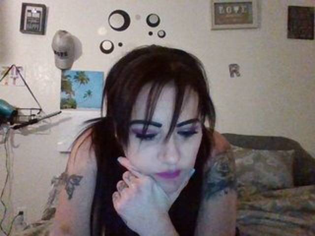 Емитувани слики од екранот Bella8899