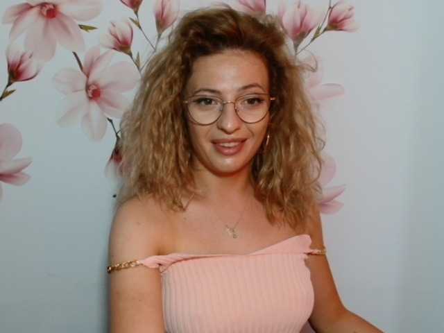 Емитувани слики од екранот bellaajoe