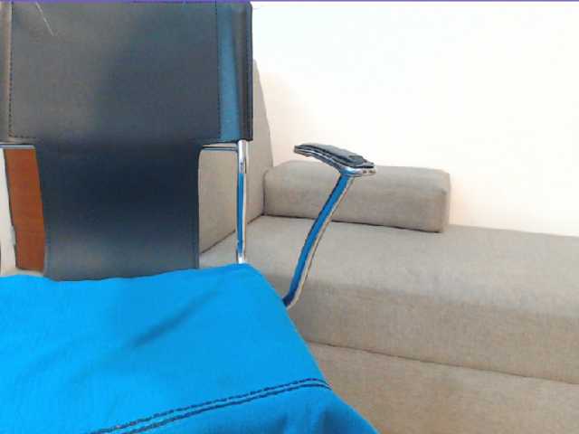 Емитувани слики од екранот Bellapeach