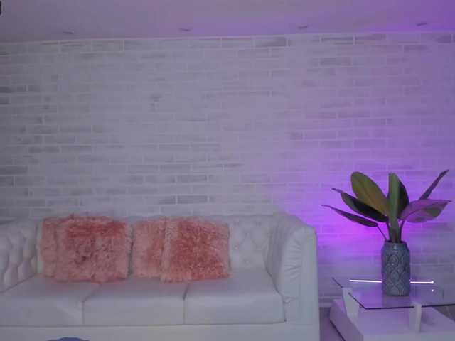 Емитувани слики од екранот BellePearson