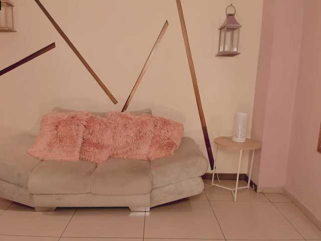 Емитувани слики од екранот BellePearson