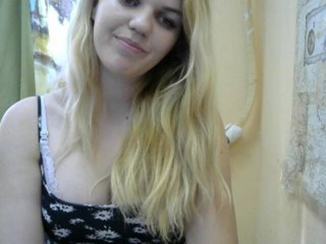 Емитувани слики од екранот BellyBella