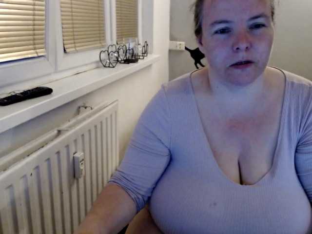 Емитувани слики од екранот Bessy123