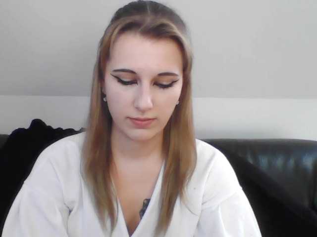 Емитувани слики од екранот BettySecret