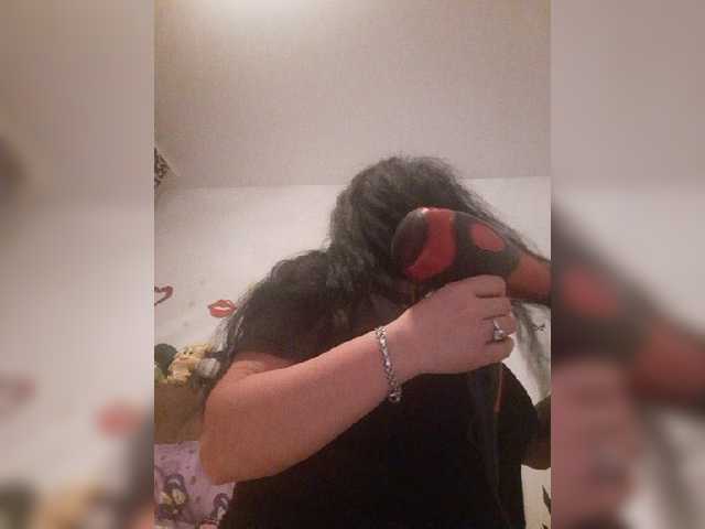 Емитувани слики од екранот BetyLicious89