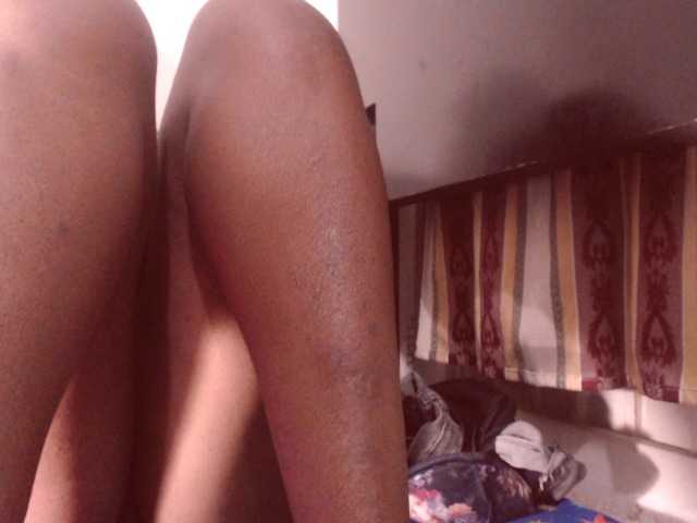 Емитувани слики од екранот BigBustyBlack