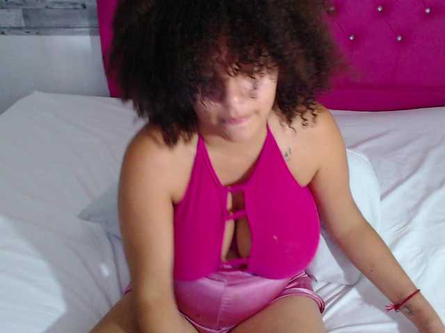 Емитувани слики од екранот Bignaturalboobs