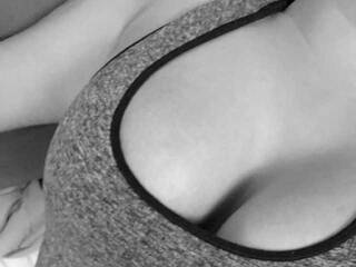 Еротски видео разговор Billie24