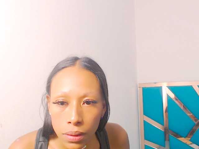 Емитувани слики од екранот bitch-naughty