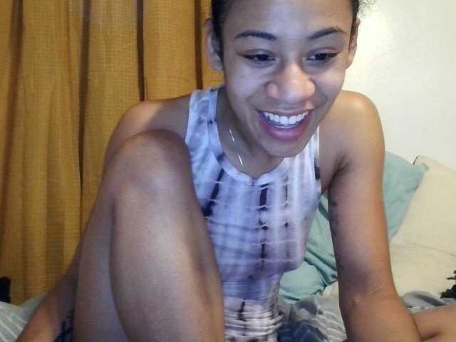 Емитувани слики од екранот bitemejoy