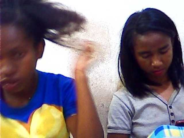 Емитувани слики од екранот Black-Doubles