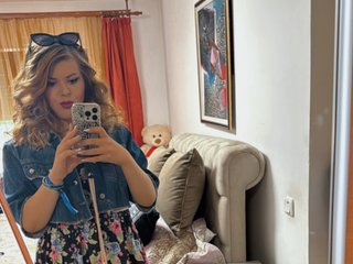 Еротски видео разговор BlondeMaya