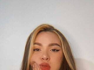 Еротски видео разговор Blondie-Kiutt